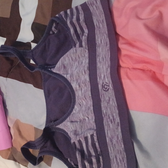 - Woman sports bras - Picture 2 of 2